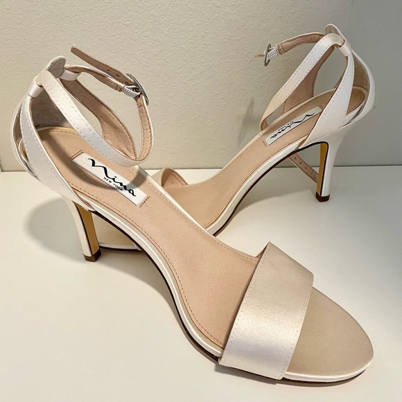 Ivory wedding heels - Picture 1 of 3